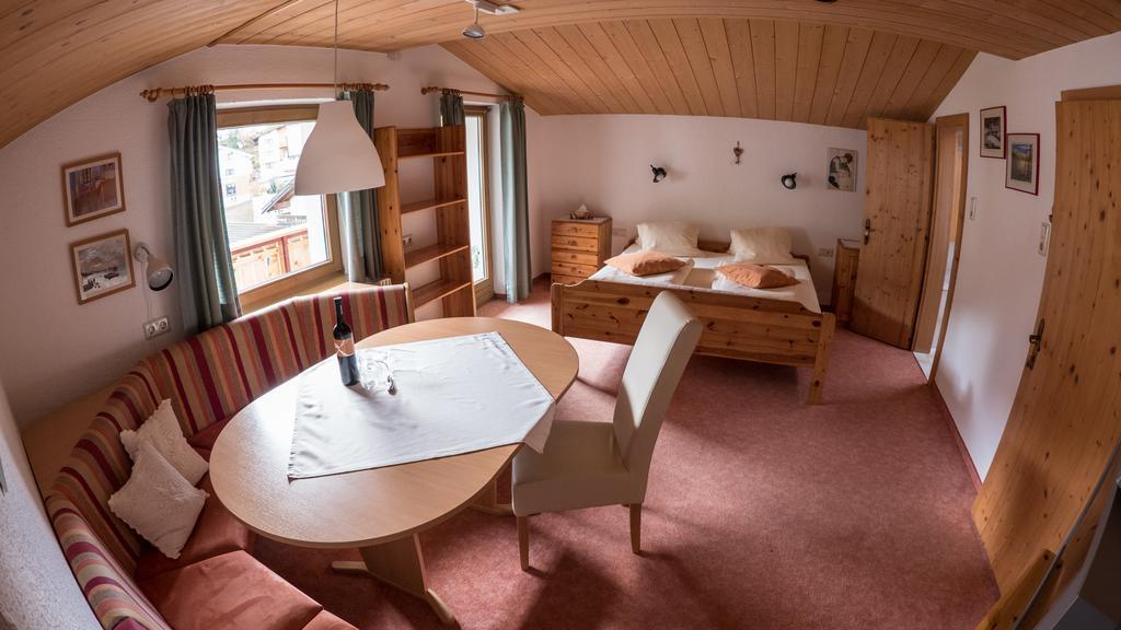 Haus Arnika Hotell Nauders Exteriör bild